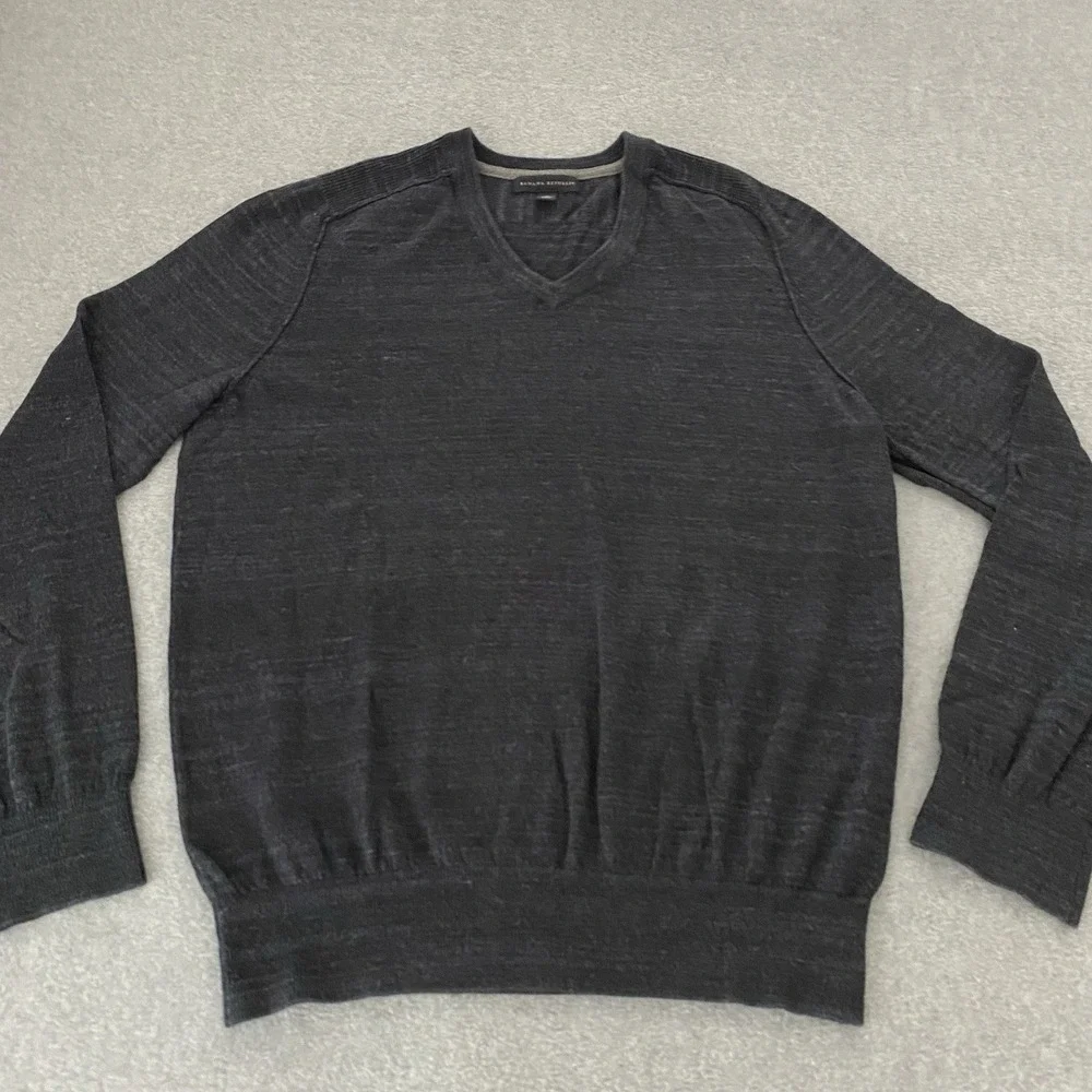 Banana Republic Sweater Men's Medium Gray‎ V Neck Long Sleeve Casual 100% Cotton